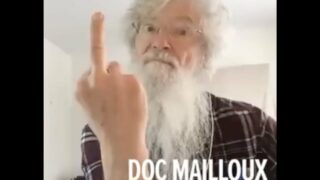 Doc Mailloux fait un doigt d’honneur à Dieu ?