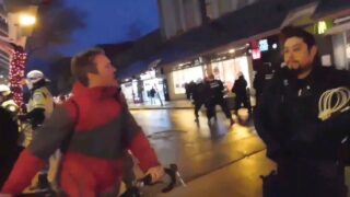 Le Mari De Valérie Plante, Pierre-Antoine Harvey, Confronte La Police Lors Une Manif Antifa En 2016