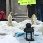 En réponse à la fermeture des églises, des catholiques à Montréal lancent un Rosaire public