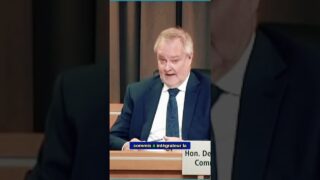 💸 De 82$ à 350$/h : « C’est dans le contrat! » 😠