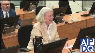 💥 « J’avais pas peur des ministres ! » – Lorna Telfer choque la commission