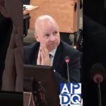 Après une semaine, j’ai parlé à Ducharme.