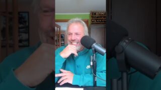 Carney conspué à la coupe Grey, extrait de Puisqu’on est réveillé