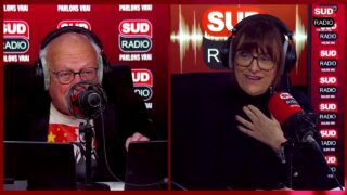 Des dealers se déguisent en Père Noël pour vendre de la dr*gue Des dealers se déguisent en Père Noël pour vendre de la dr*gue