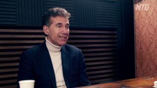 « Le mondialisme a été créé pour asservir, aveugler, enfumer les Européens » – Alexandre Delvalle